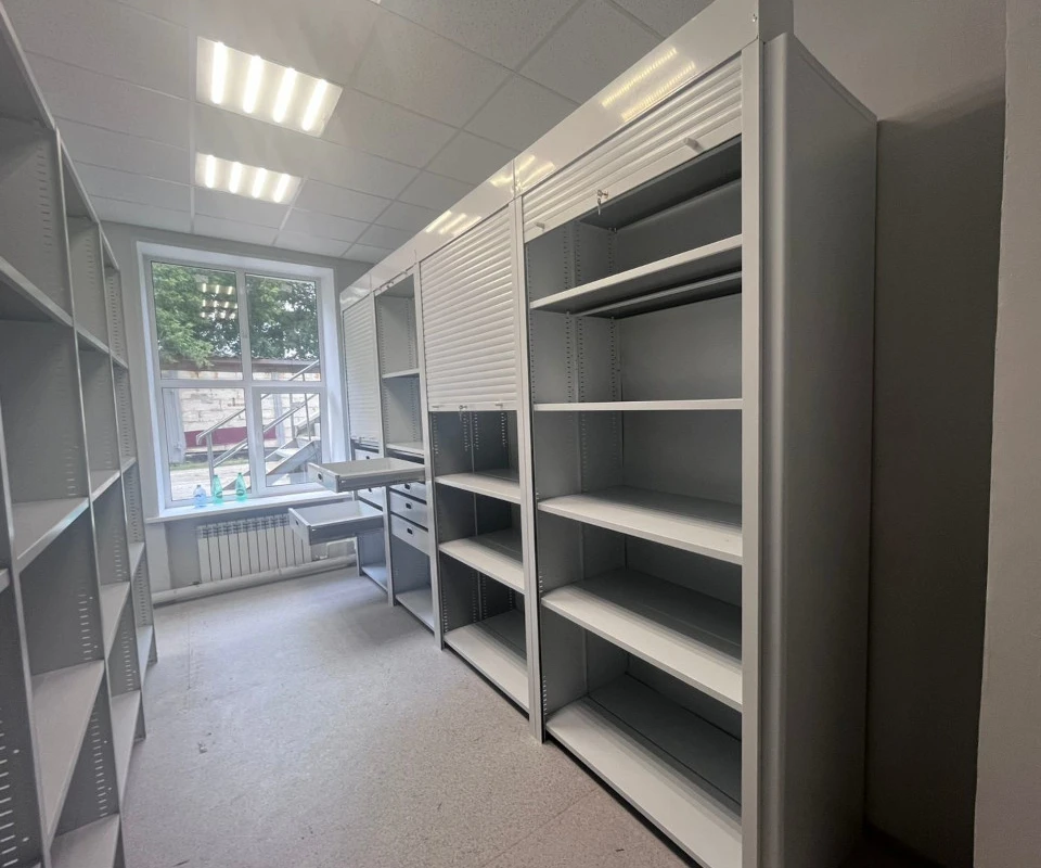 Стеллажи для спецодежды и СИЗ