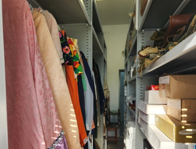 Стеллажи для этнической одежды