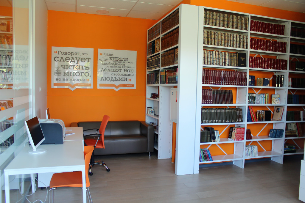 Стационарные библиотечные стеллажи